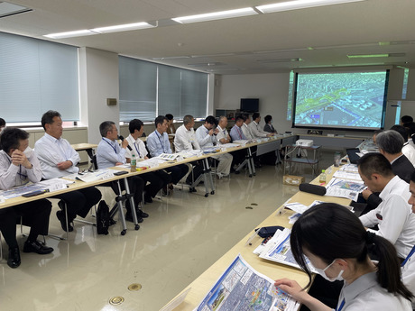 05-01_250519_アドバイザー会議_全体写真㈰.jpg