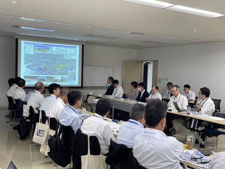 05-02_250519_アドバイザー会議_全体写真㈪.jpg