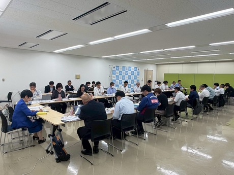 11_260518_会議の様子.jpg